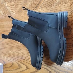 Cheslea slip on boots